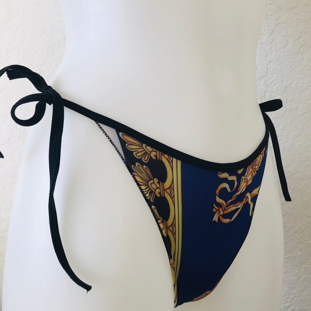 Bikini - Picture 5 of 6